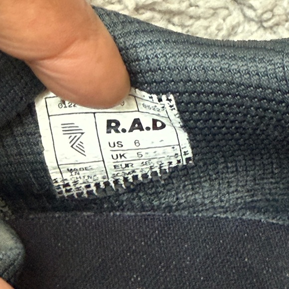 R.A.D. one Global used Rallies Trainers size Men's 6 women's 7.5 Sold Out - Picture 6 of 6